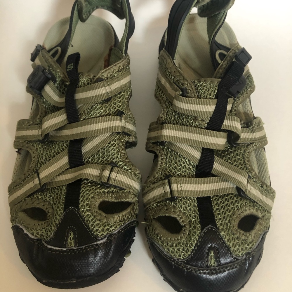 Sketchers water shoes